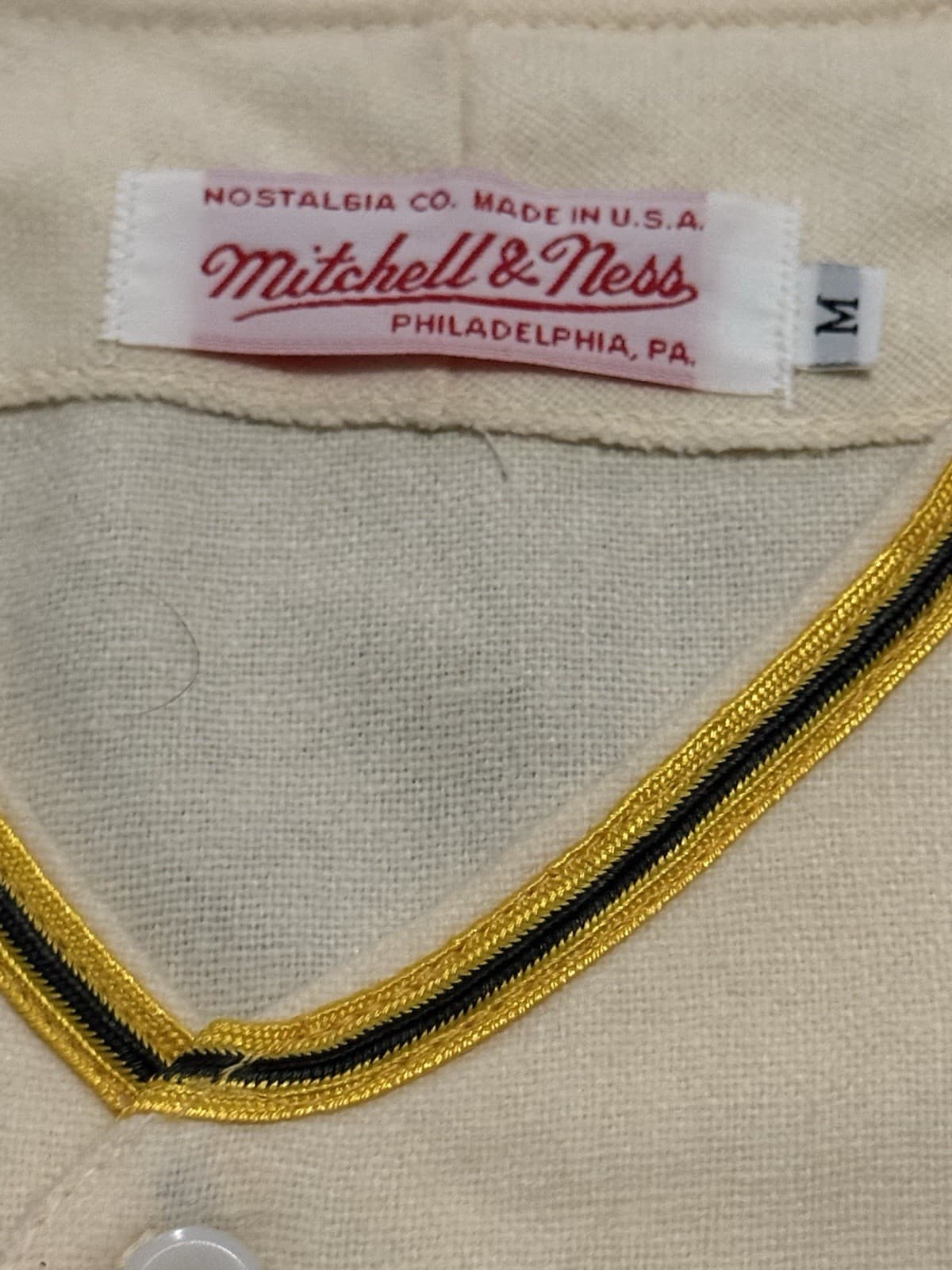 Roberto Clemente Pittsburgh Pirates Authentic Mitchell & Ness Jersey Size Medium - image 2