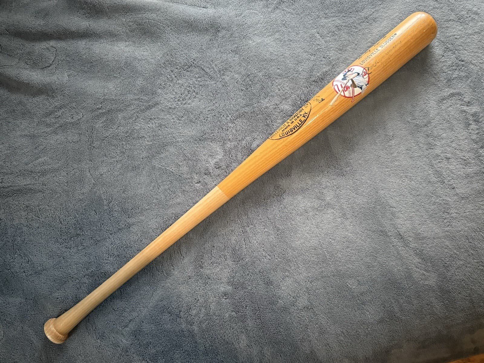 Mickey Mantle No. 7 Signed Bat Full Sized New York Yankees HOF H&B Game Model