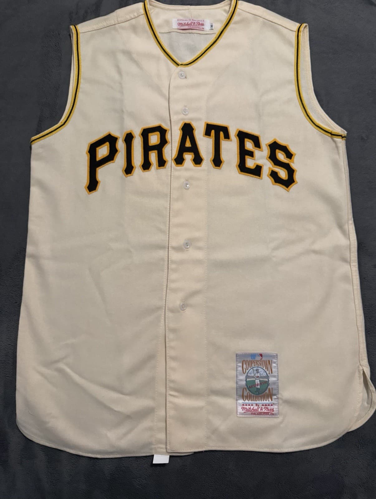 Roberto Clemente Pittsburgh Pirates Authentic Mitchell & Ness Jersey Size Medium
