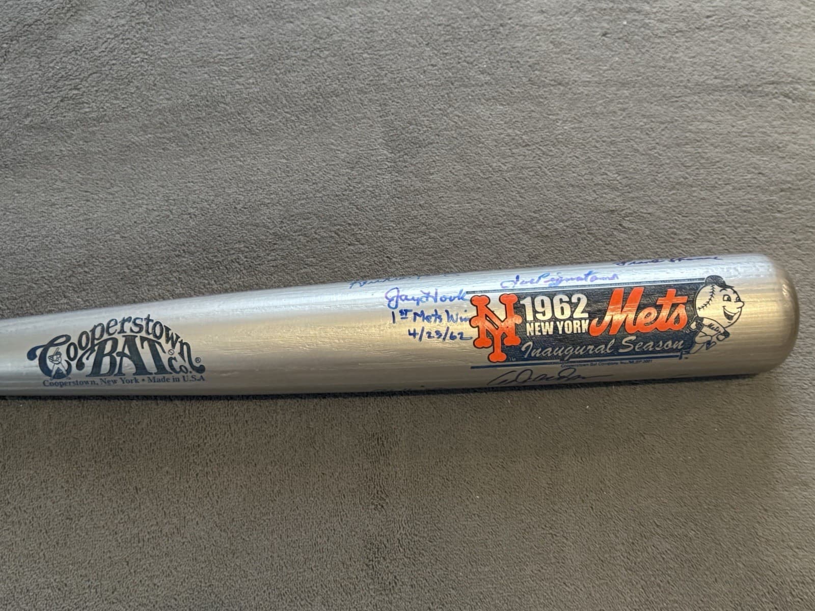 1962 Mets Inaugural Season Signed Bat Full Sized Cooperstown Bats 20 Autos - image 6