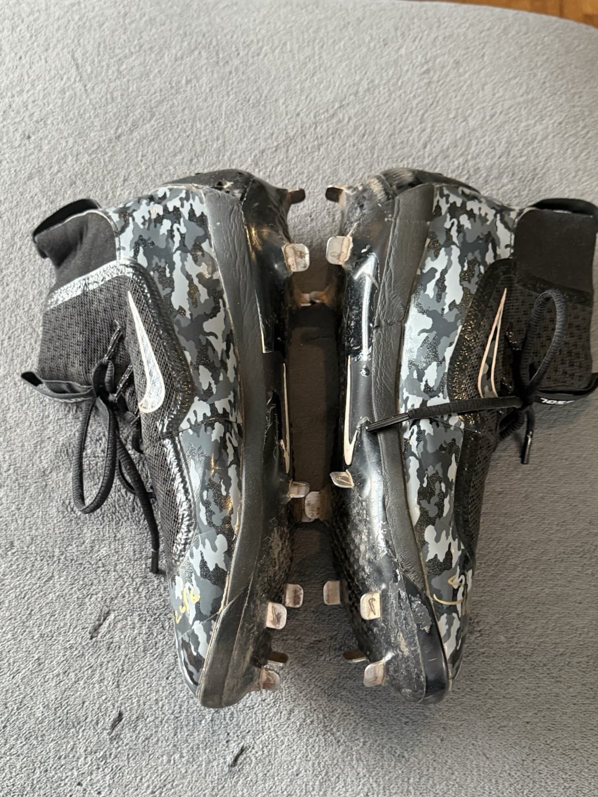 Starlin Castro Game Used Cleats Signed 2016 New York Yankees - image 3